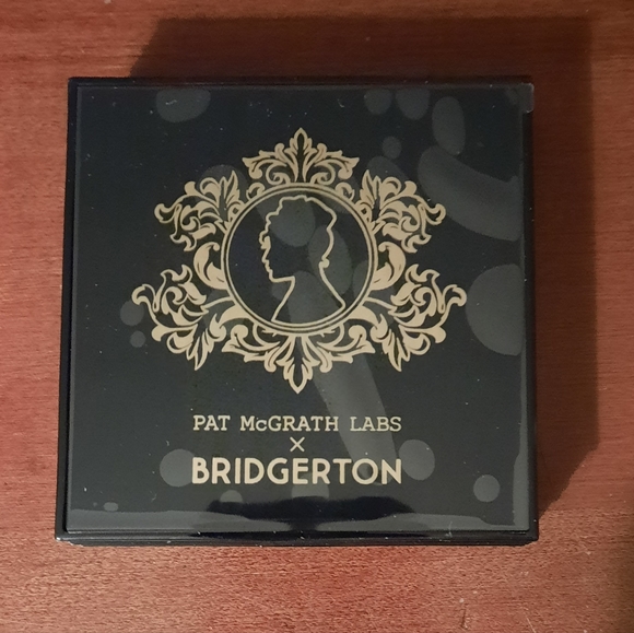 Bridgerton 👑 Skin Fetish Divine Glow Highlighter🌟 - Picture 5 of 6